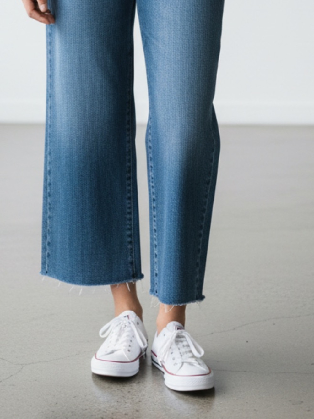Kensie Wide Leg Cropped Jeans in Med Blue - Picture 8 of 8